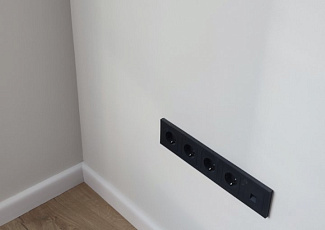 Установка плинтусов