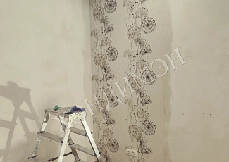 Поклейка обоев на стену