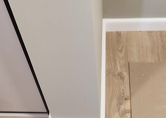 Установка плинтусов